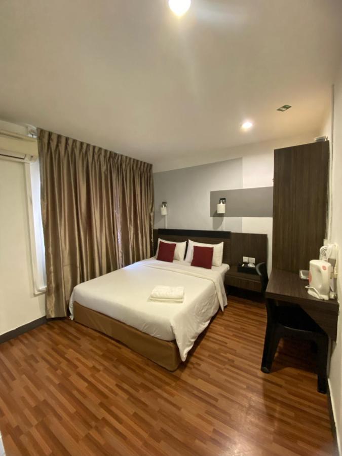 V Hotel Johor Bahru Exterior foto