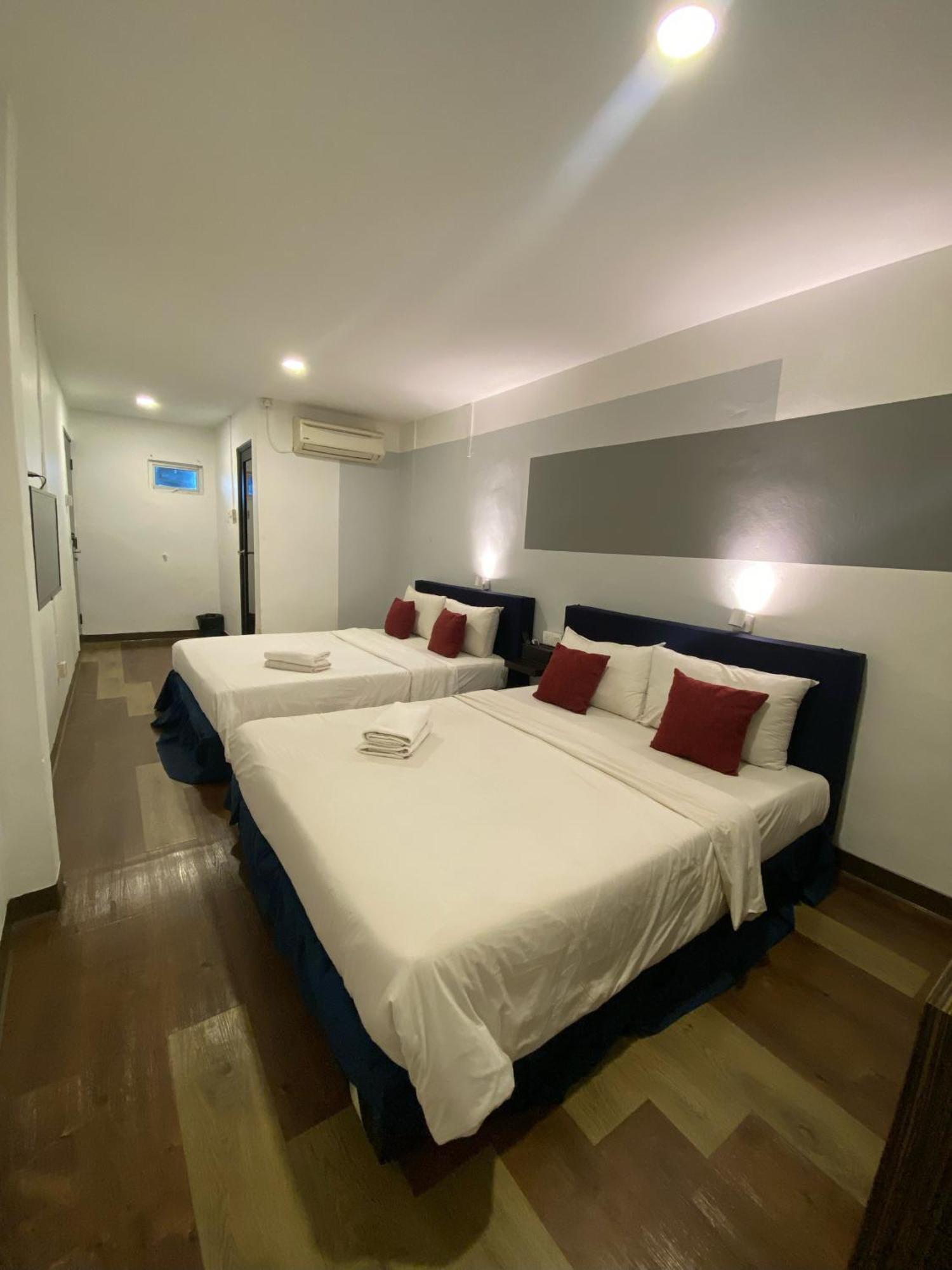 V Hotel Johor Bahru Exterior foto